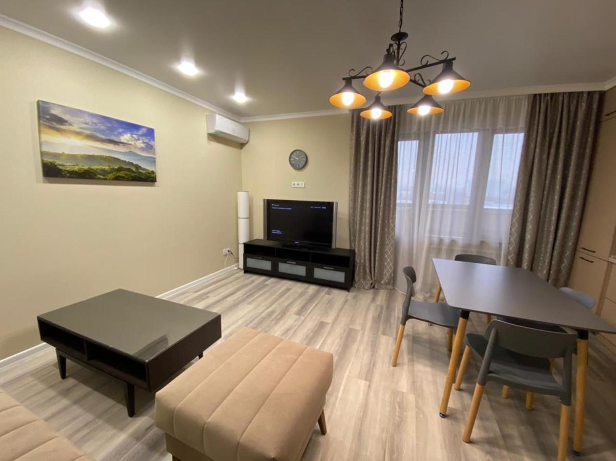 Vip Apartment Mountain View Almaty Esterno foto
