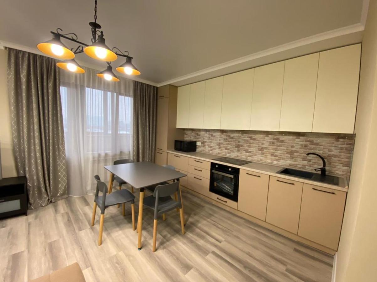 Vip Apartment Mountain View Almaty Esterno foto